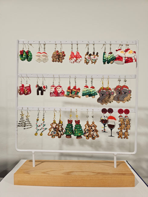 Christmas Earring – Handmade Surprises Just for You!